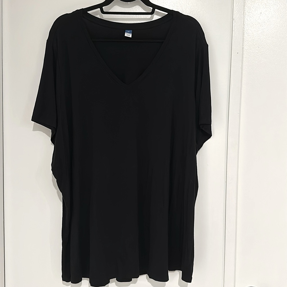 Old Navy, Women’s Black 4X Plus Luxe V-Neck T-Shirt, short sleeves - Picture 2 of 6